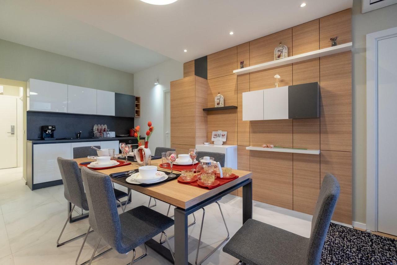 Vitosha Blvd Luxury 2-Bedroom, 2-Bathroom With Balcony Sofia Exterior foto