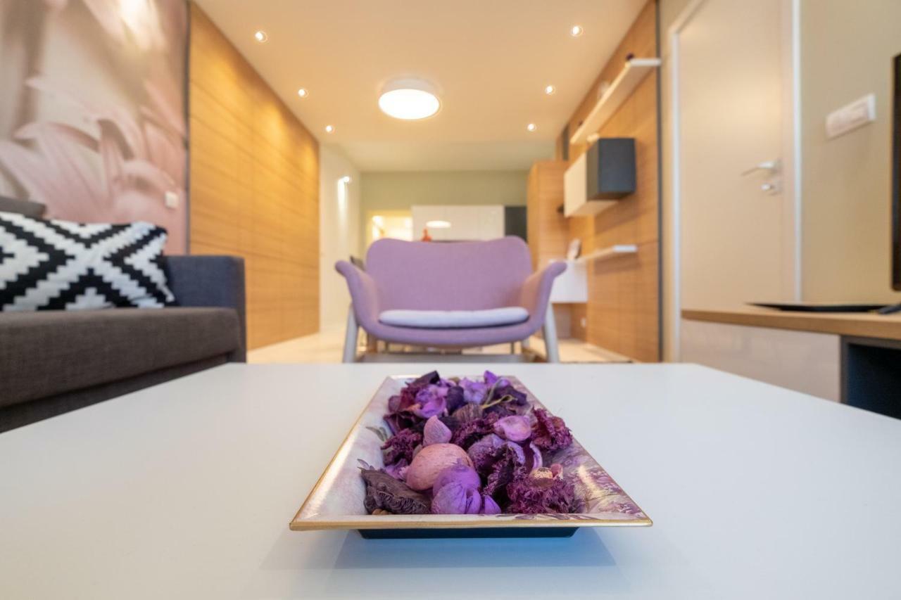 Vitosha Blvd Luxury 2-Bedroom, 2-Bathroom With Balcony Sofia Exterior foto