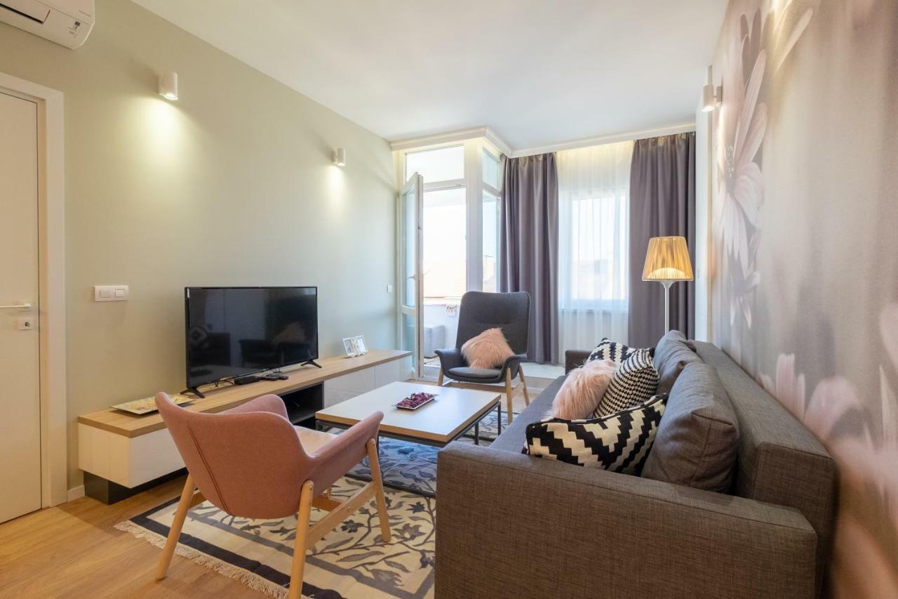 Vitosha Blvd Luxury 2-Bedroom, 2-Bathroom With Balcony Sofia Exterior foto