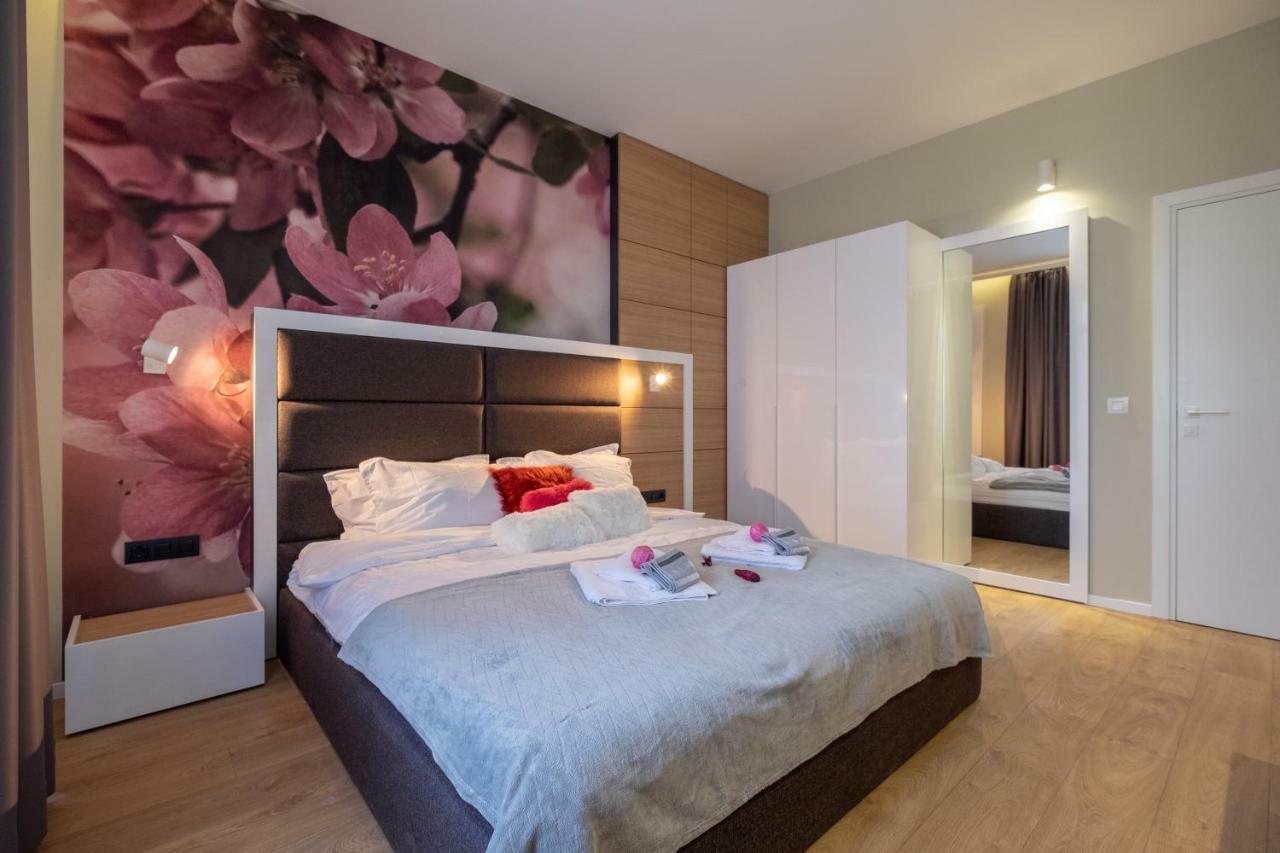 Vitosha Blvd Luxury 2-Bedroom, 2-Bathroom With Balcony Sofia Exterior foto