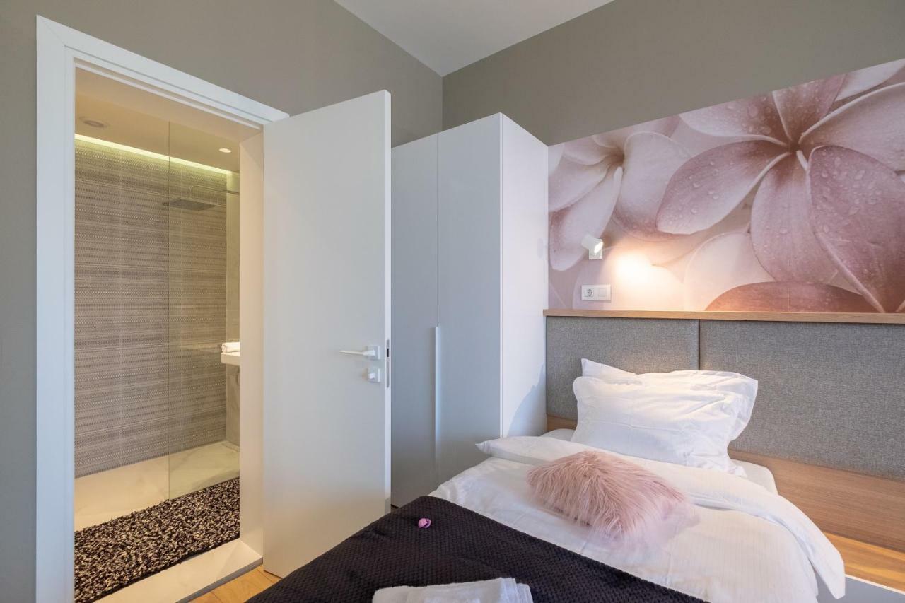 Vitosha Blvd Luxury 2-Bedroom, 2-Bathroom With Balcony Sofia Exterior foto