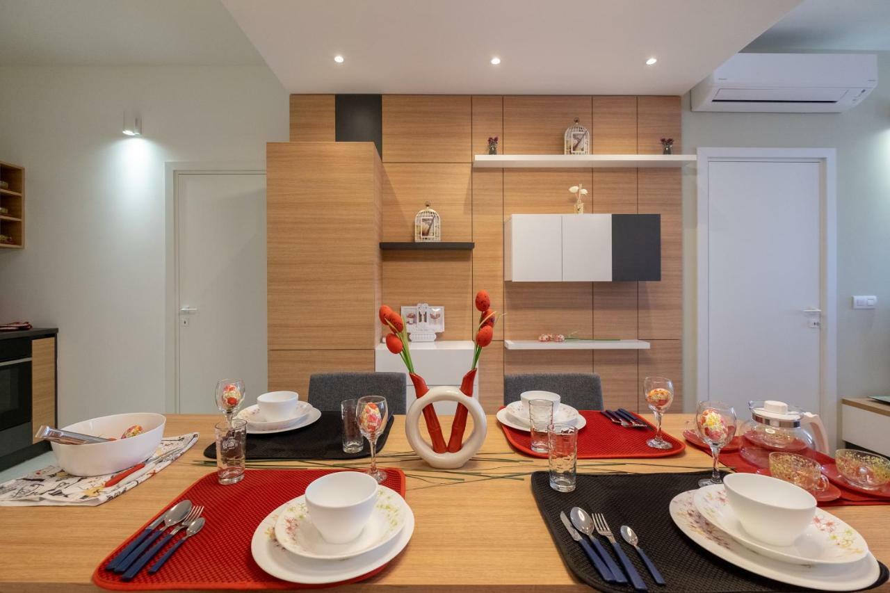 Vitosha Blvd Luxury 2-Bedroom, 2-Bathroom With Balcony Sofia Exterior foto