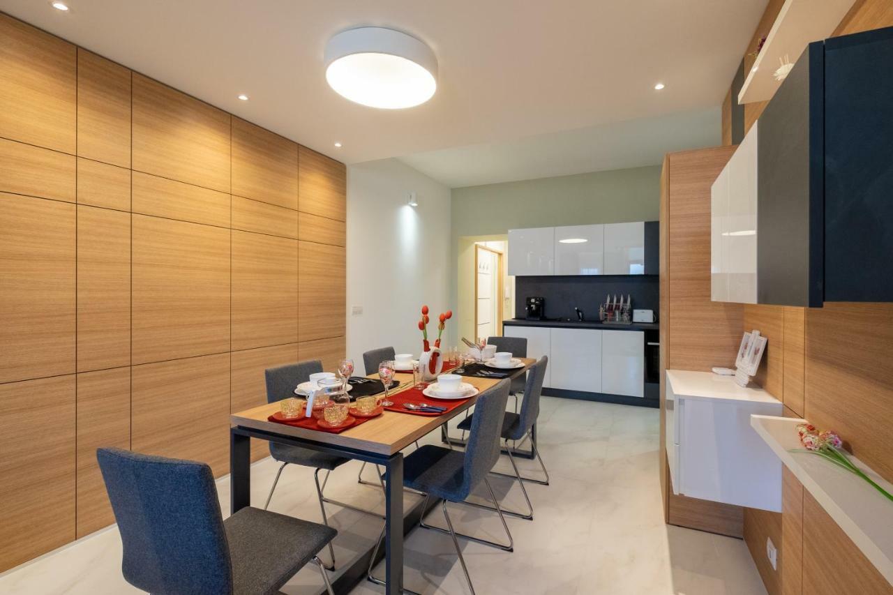 Vitosha Blvd Luxury 2-Bedroom, 2-Bathroom With Balcony Sofia Exterior foto