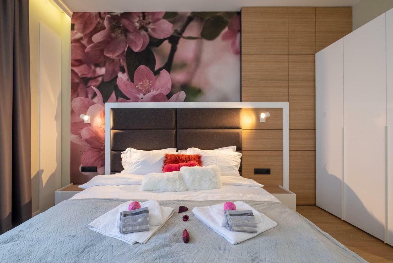 Vitosha Blvd Luxury 2-Bedroom, 2-Bathroom With Balcony Sofia Exterior foto