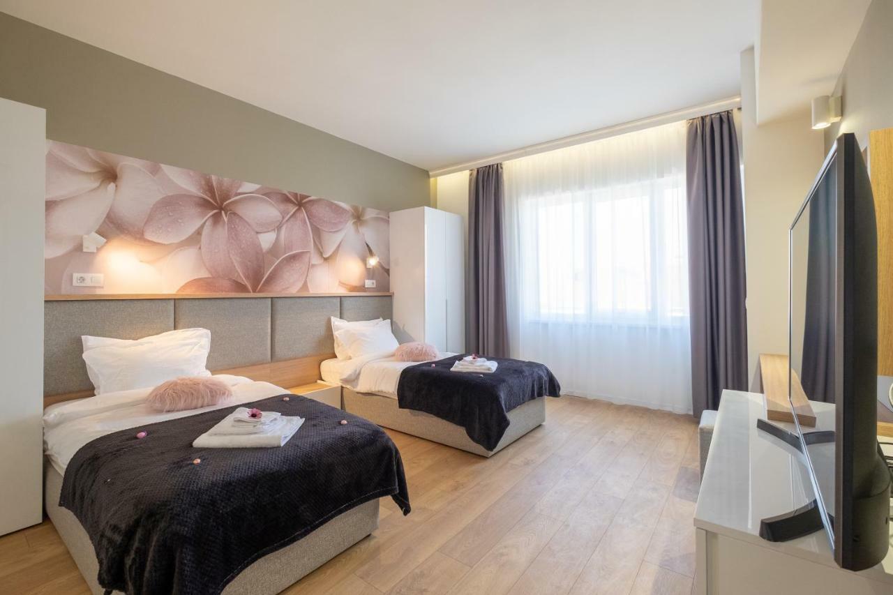 Vitosha Blvd Luxury 2-Bedroom, 2-Bathroom With Balcony Sofia Exterior foto