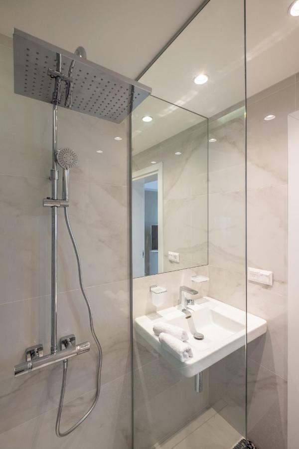 Vitosha Blvd Luxury 2-Bedroom, 2-Bathroom With Balcony Sofia Exterior foto