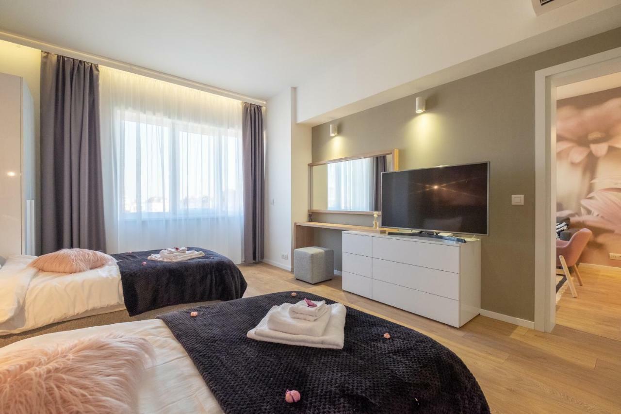 Vitosha Blvd Luxury 2-Bedroom, 2-Bathroom With Balcony Sofia Exterior foto