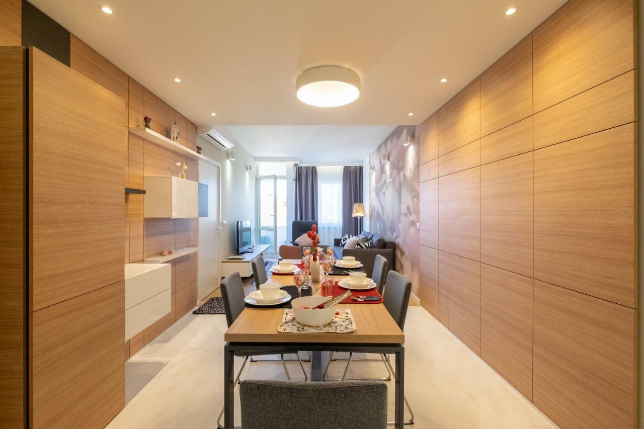 Vitosha Blvd Luxury 2-Bedroom, 2-Bathroom With Balcony Sofia Exterior foto